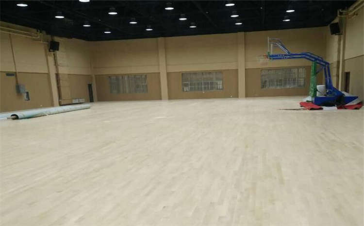 俄勒岡松籃球場地木地板哪個品牌好？
