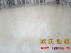 室內(nèi)羽毛球館木地板如何進(jìn)行選材？